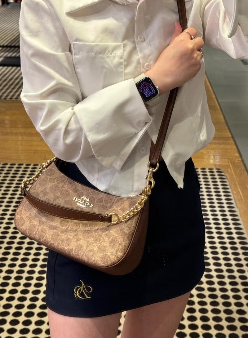 كوتش اوت ليت شنطة كوتش حقيبة كتف تيري بشعار كلاسيكي، حقيبة كروس بودي، حقيبة يد - Image 4